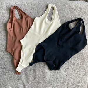 Pre-loved Knit Ribbed Seamless One-Shoulder tops (3-piece in multicolors) size S